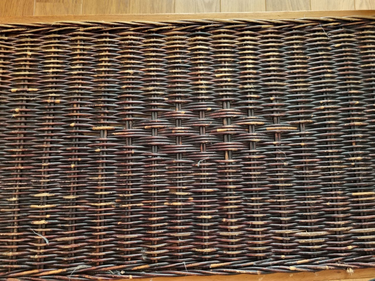Leuke rieten/houten opbergkist