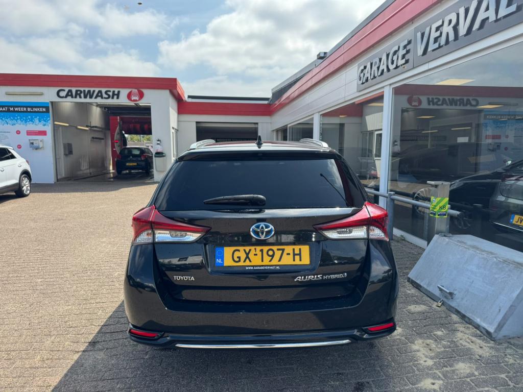 Toyota Auris touring sports 1.8 hybrid lease