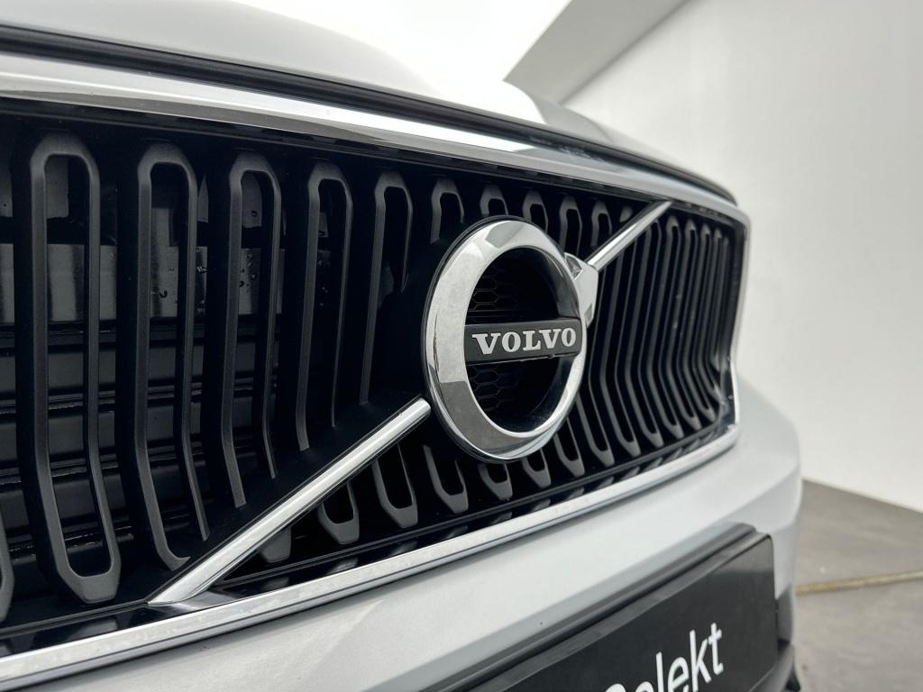 Volvo XC40 t3 163pk aut8 momentum pro| trekhaak| camera| climate| cruise co