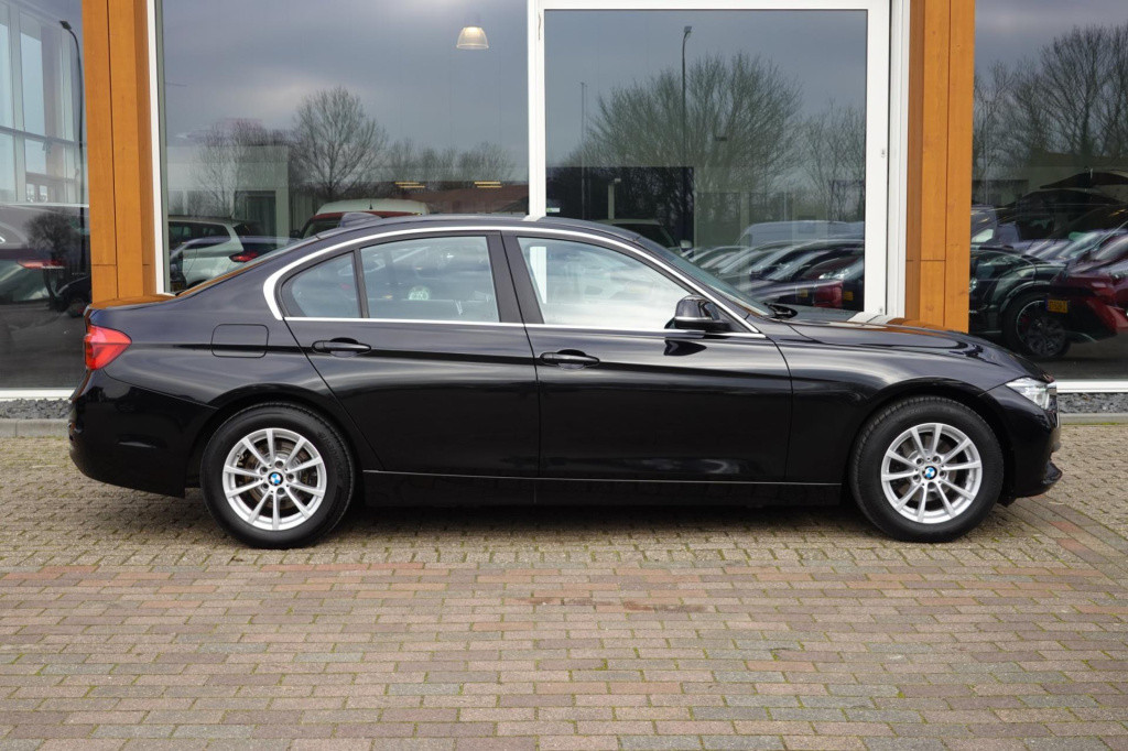 BMW 3-serie 320i executive