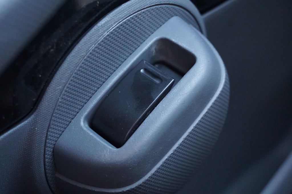 Peugeot 107 1.0-12v xr airco / elektr. ramen