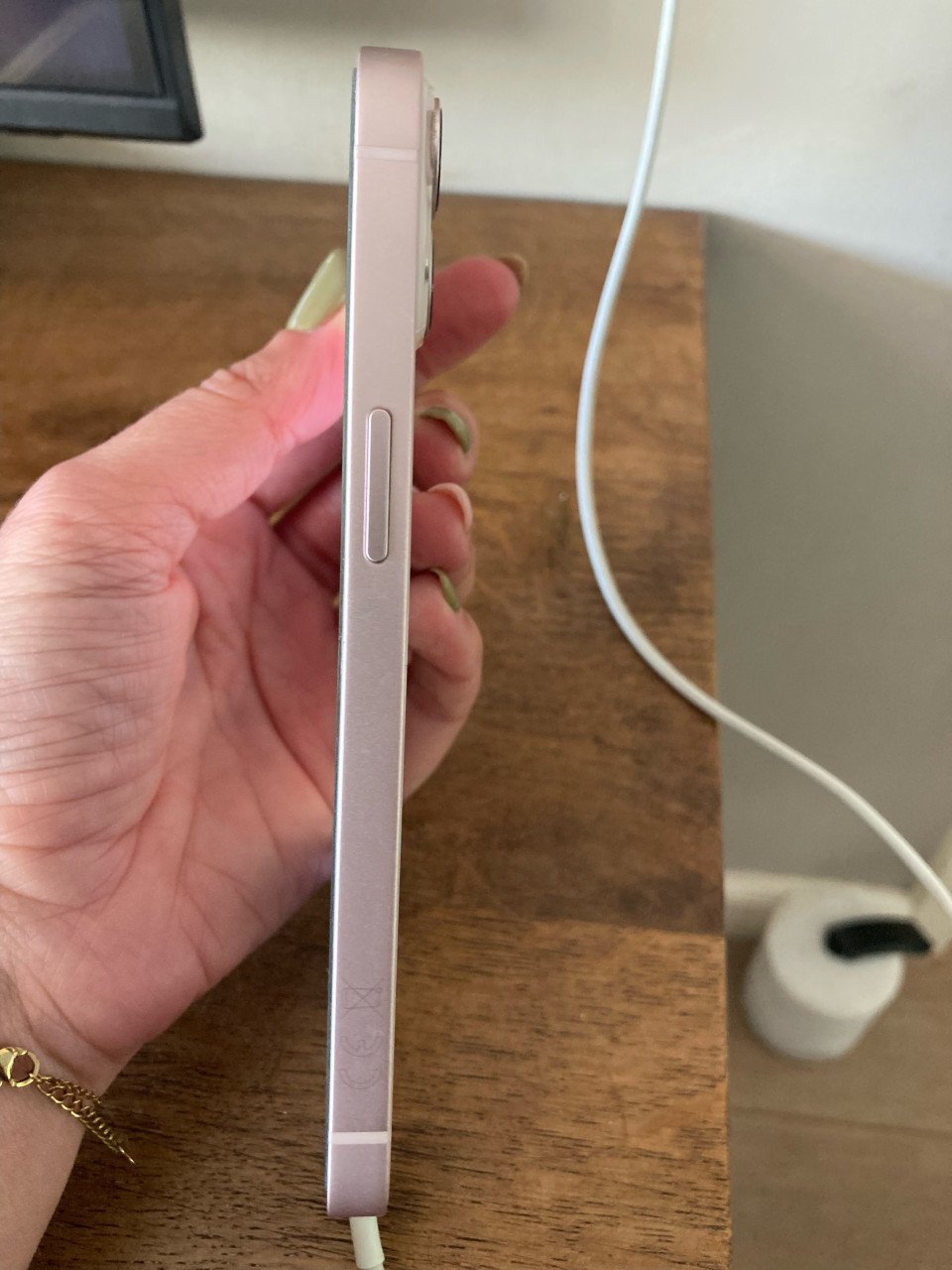 IPhone 13 - licht roze - 128gb in nette staat