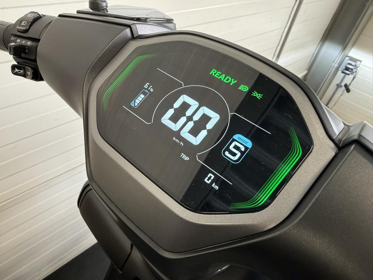 YADEA Velax Elektrische Scooter – Nieuw Model Nu Op Voorraad