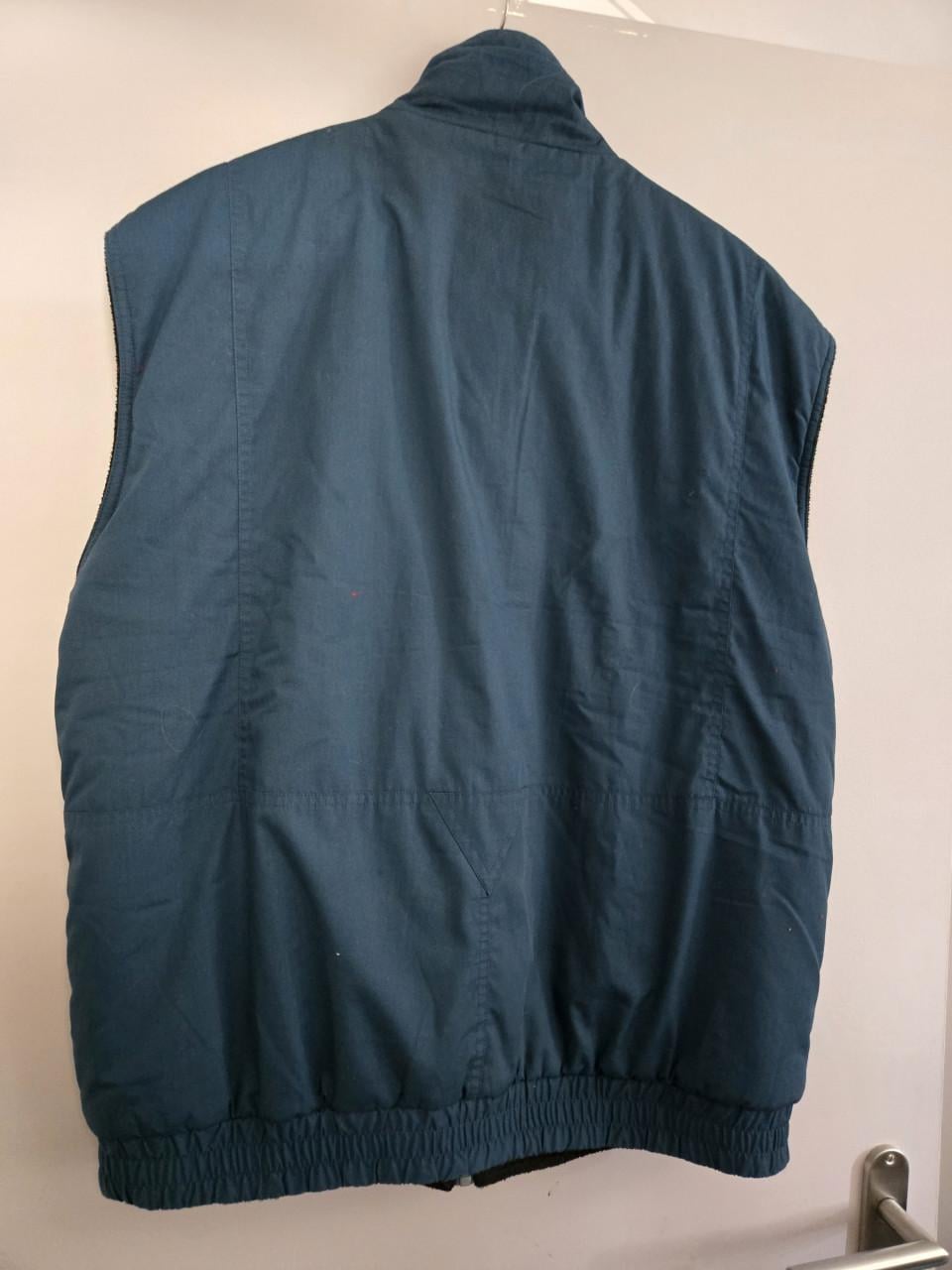 Reversable blauwgroene/zwarte gewatteerde bodywarmer  Maat L
