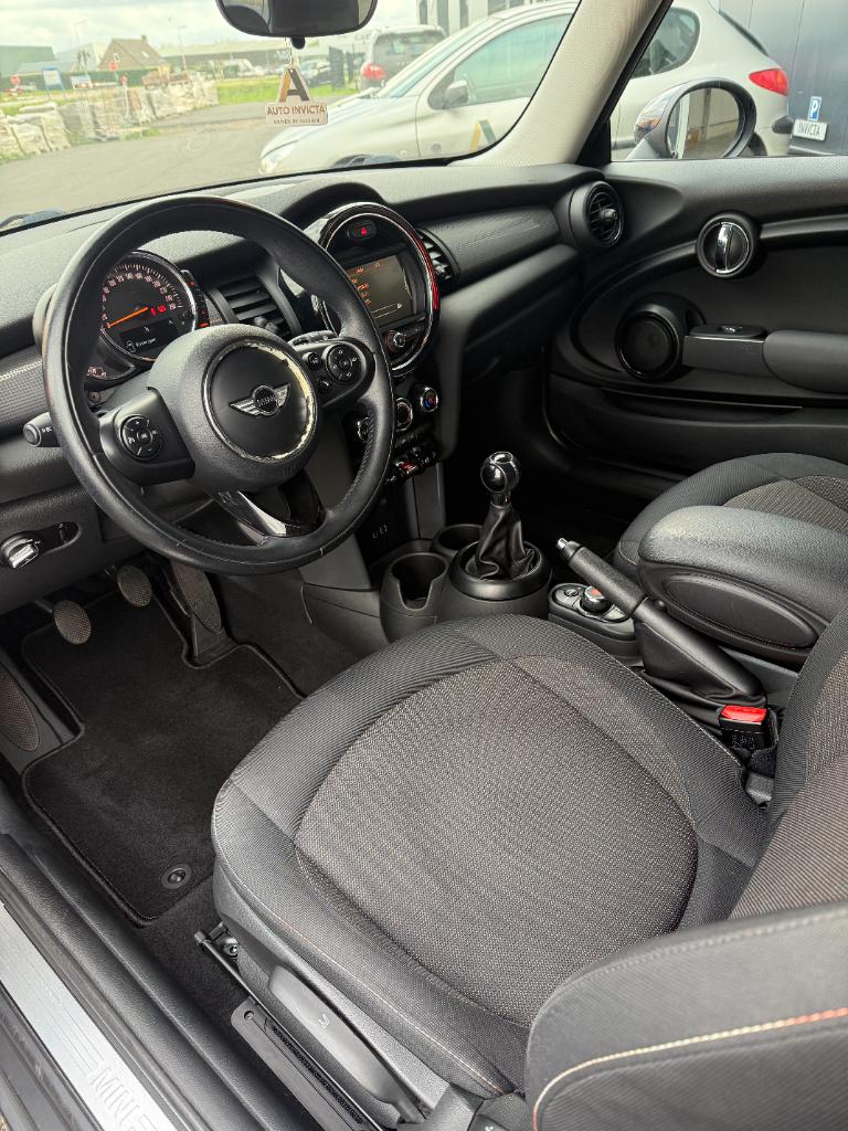 Mini Cooper 1.5 - business