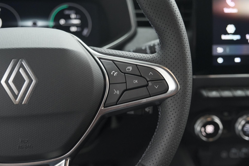 Renault Clio 1.6 e-tech full hybrid 145 techno | 360 camera | bose audio | 