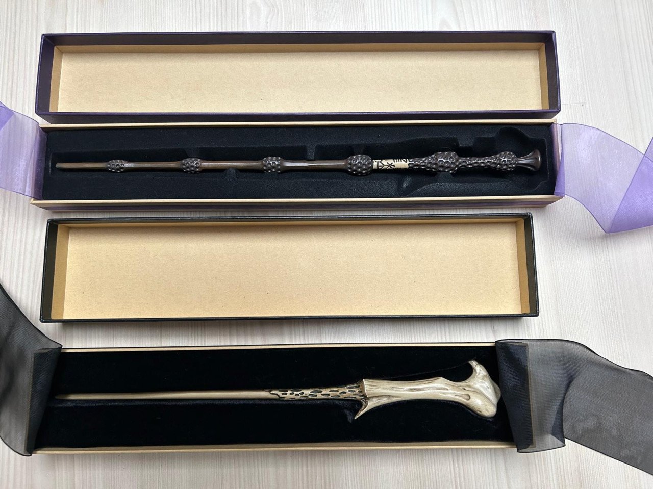 2 toverstokken van Harry Potter.