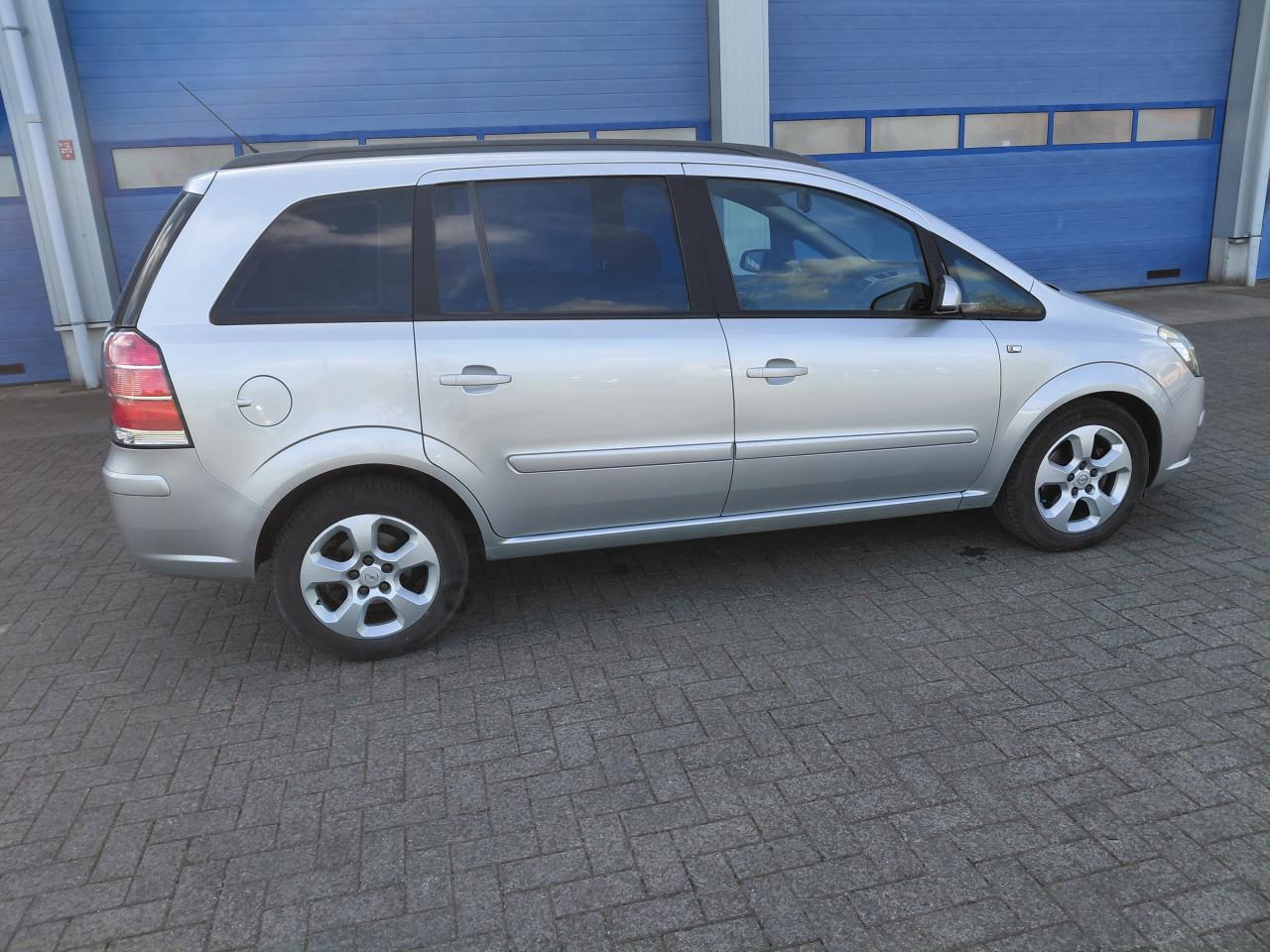 Opel zafira B 1,8