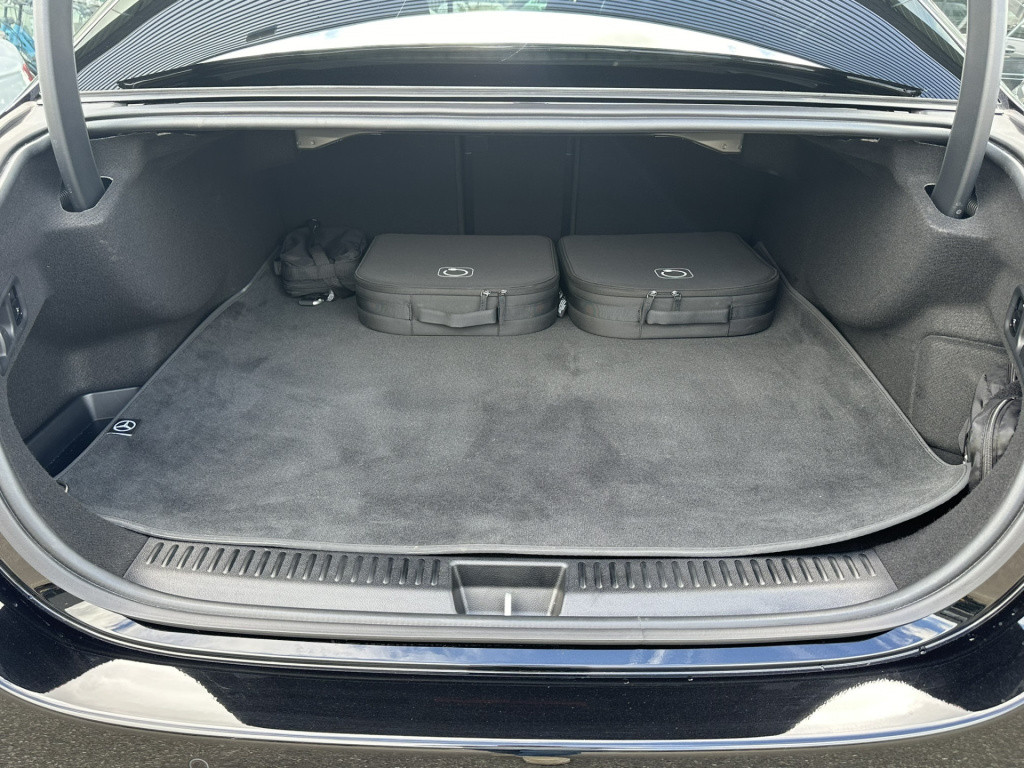 Mercedes-Benz E-Klasse 300 e amg line l panoramadak l 360 camera l head-up 