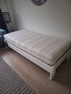 Mooi 1 pers bed verstelbaar met matras nwstaat