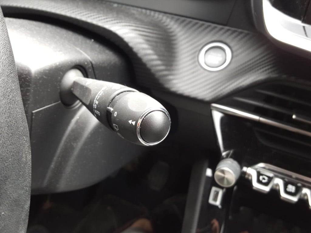 Peugeot 208 1.2 puretech 100pk allure navigatie | apple carplay & android a