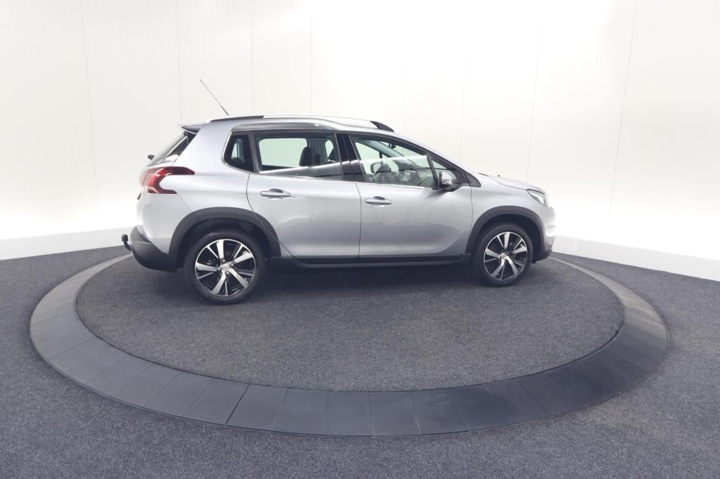 Peugeot 2008 puretech 110 allure | trekhaak | apple carplay | parkeersensor