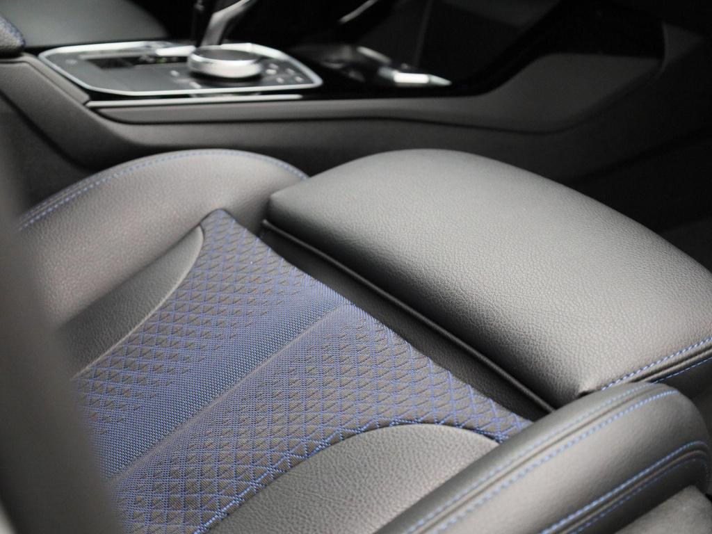 BMW 1 Serie 120i business edition | m-sport | automaat | navigatie | stoel/