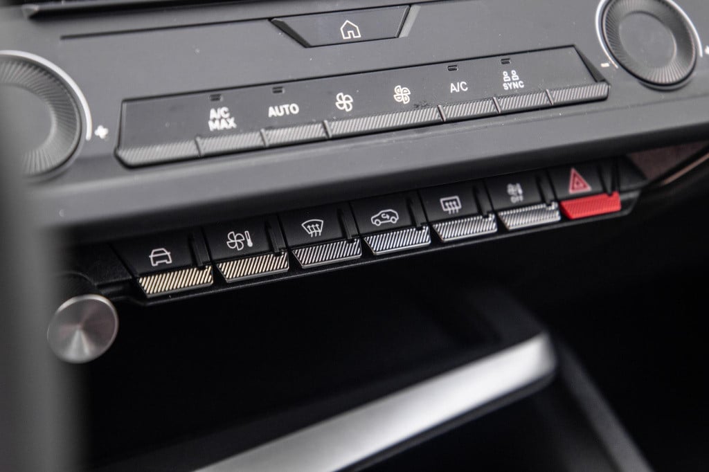 Peugeot 308 1.2 puretech active pack business airco / cruise controle / ned