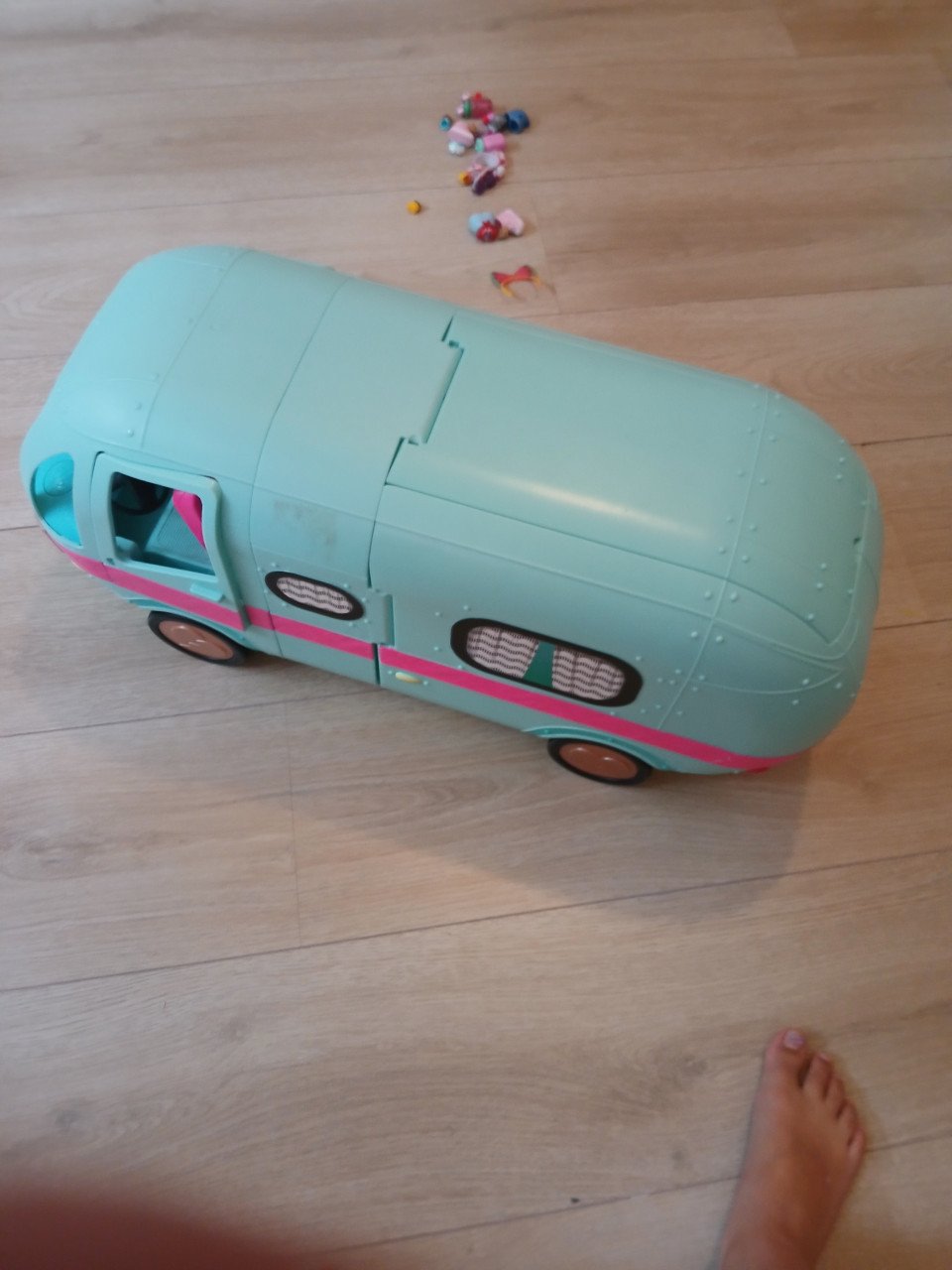 LOL Poppenhuis incl accessoires, auto, camper en poppen