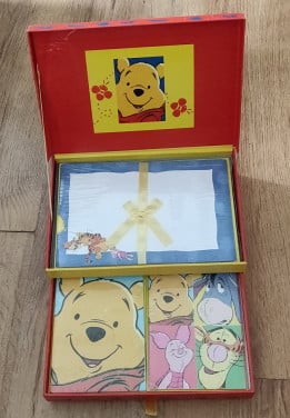 Winnie de Poeh briefpapier + doos met lade