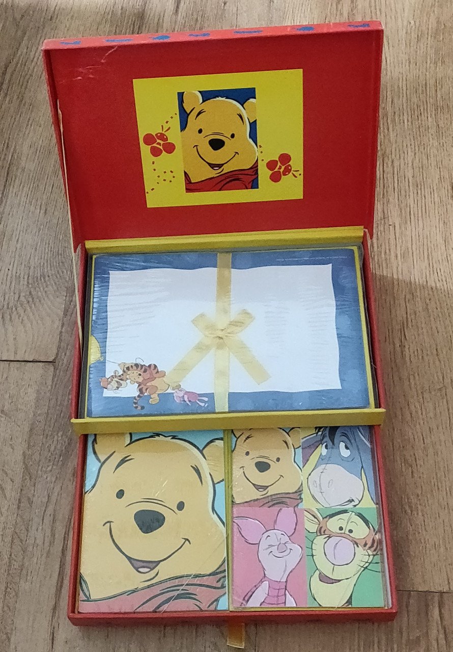 Winnie de Poeh briefpapier + doos met lade