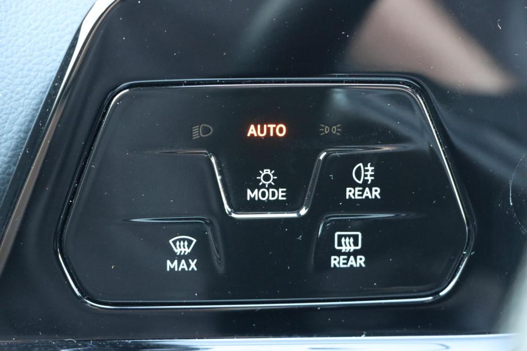 Volkswagen Golf 1.5 etsi r-line 130pk dsg7