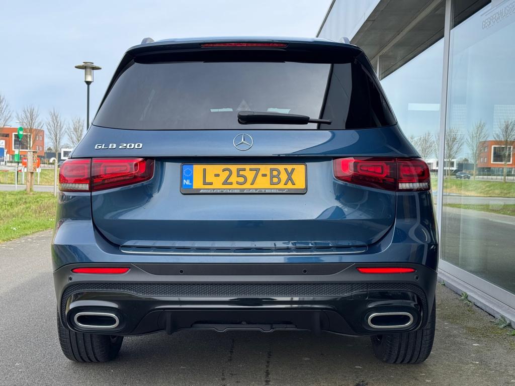 Mercedes-Benz 200-klasse glb amg night-pakket automaat , wegklapbare trekha