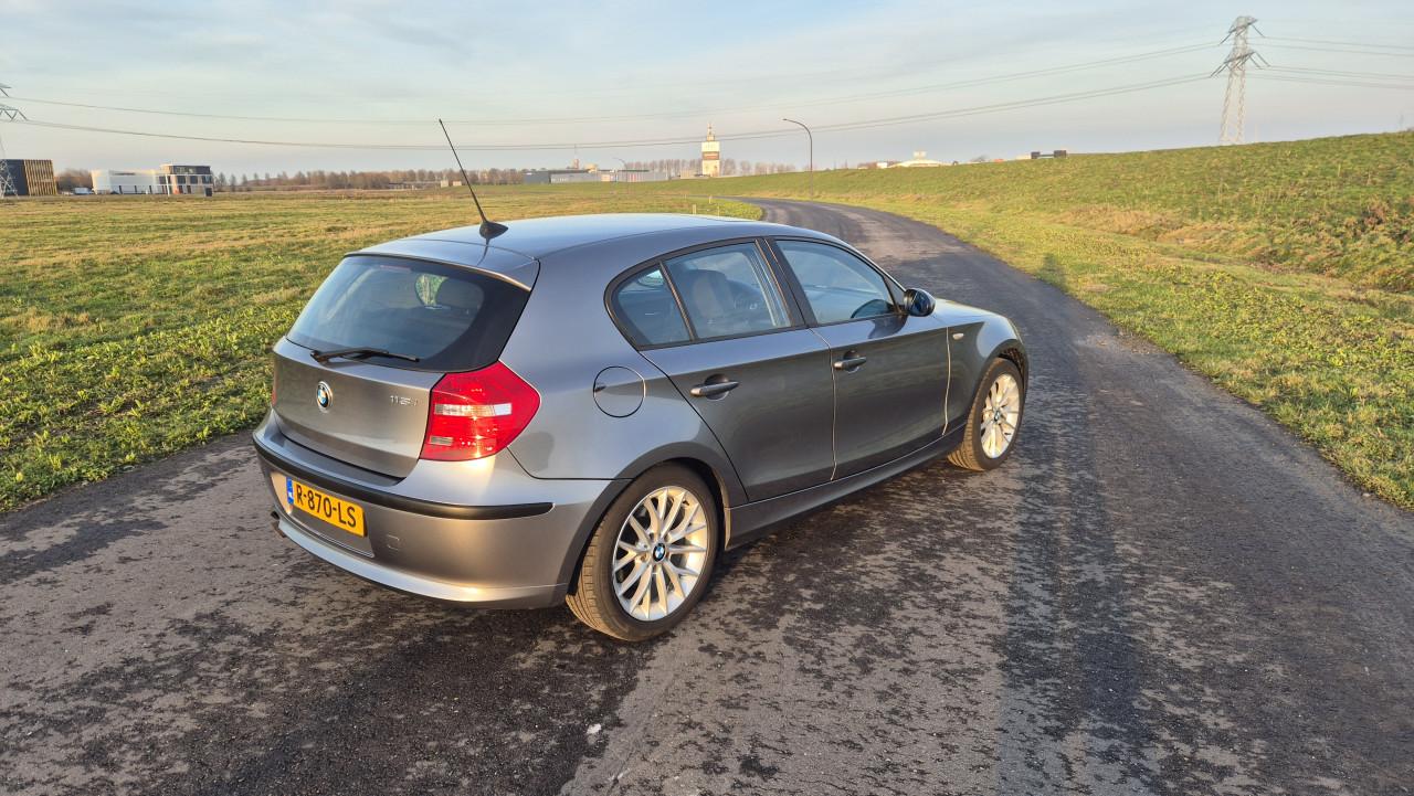 BMW 1-Serie 2.0 118I 5DR 2008 Grijs