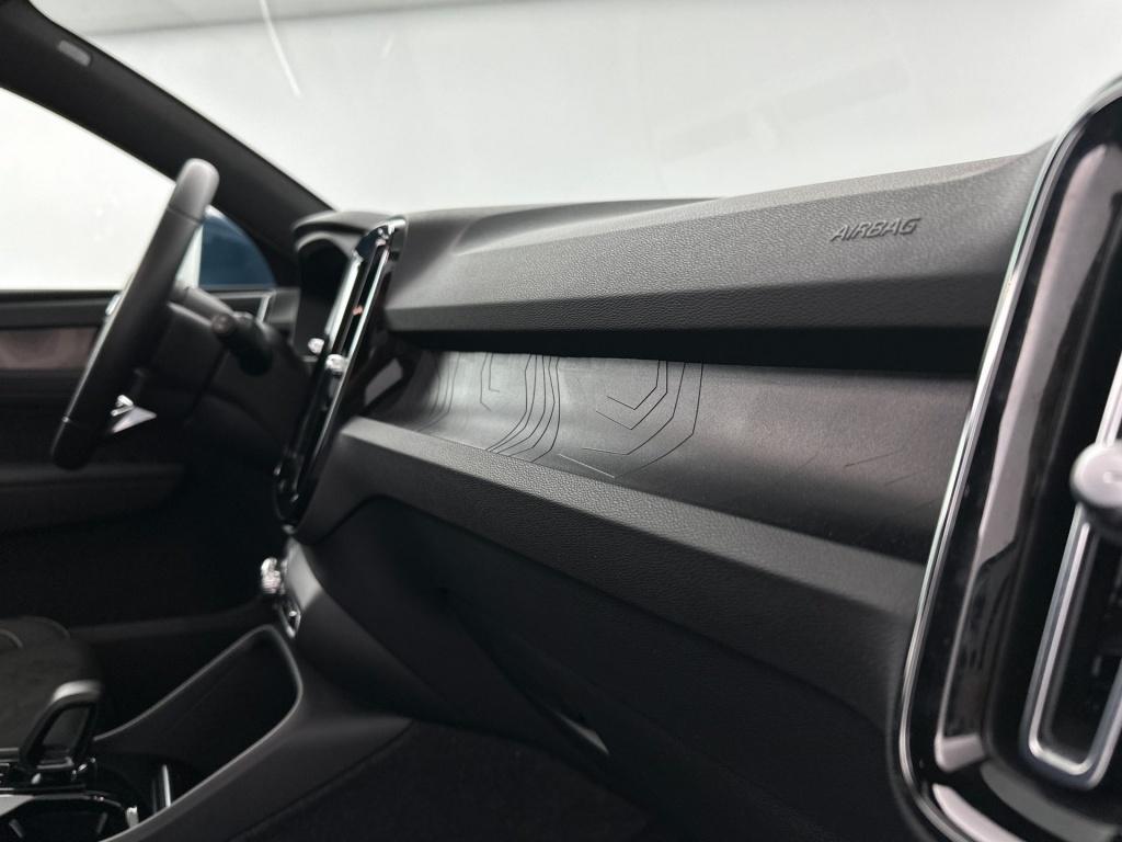 Volvo XC40 t5 262pk recharge ultimate dark| pano| h&k| adap.cruise| camera