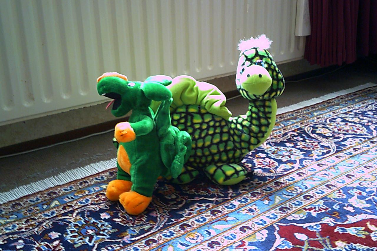 TWEE nieuwe leuke KNUFFELS ...