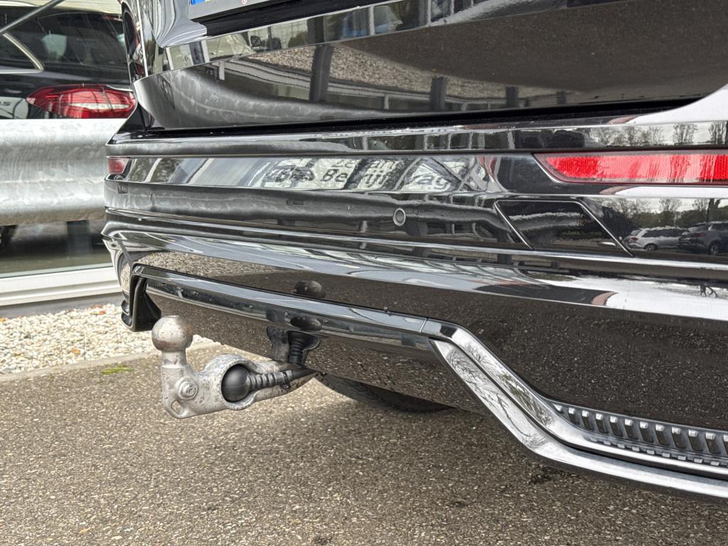 Volvo XC60 2.0 t6 plug-in hybrid awd plus dark r-design | pano | stoelverw.