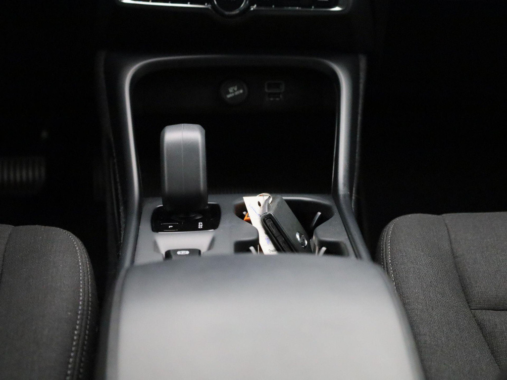 Volvo XC40 1.5 t3 momentum | automaat | lmv | navigatie | virtual cockpit |