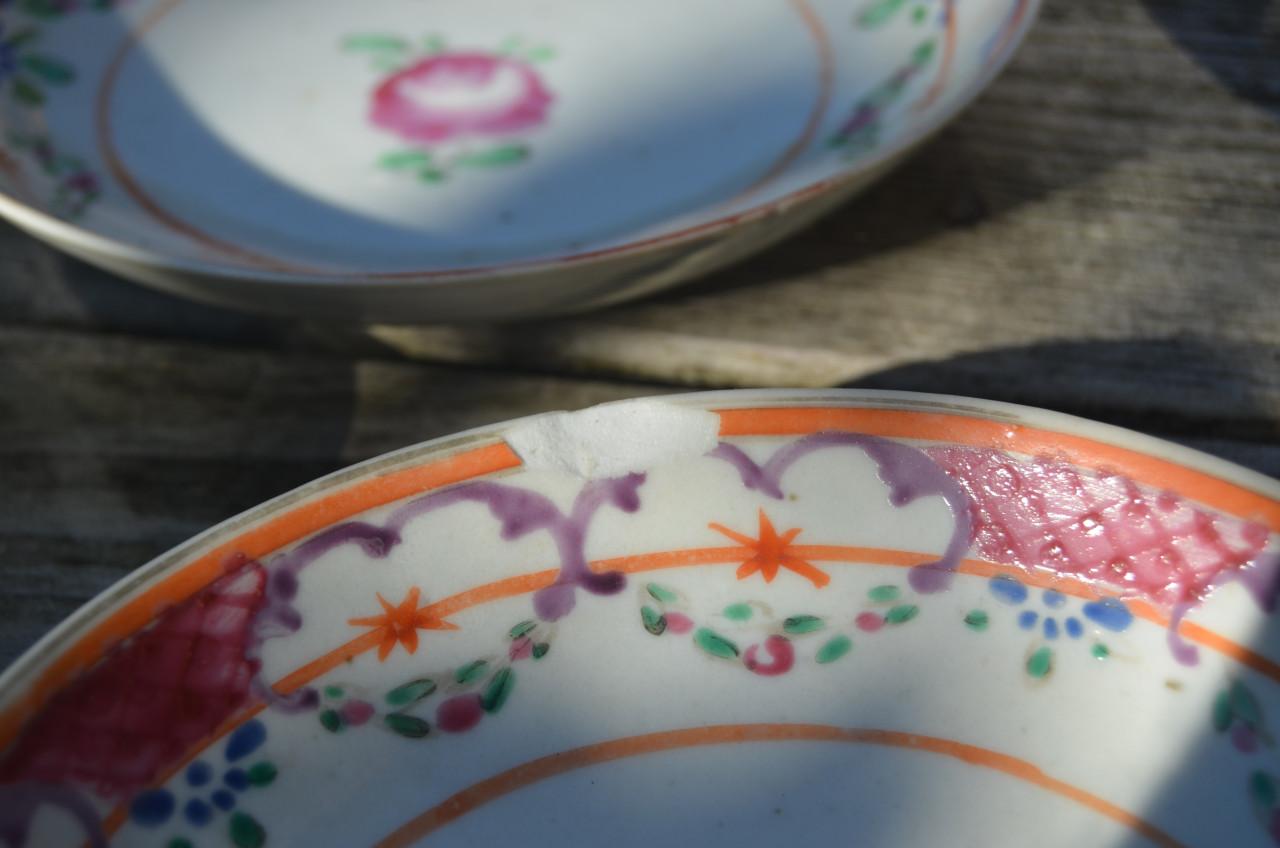 7 Lowestoft porseleinen bordjes 1757 - 1802