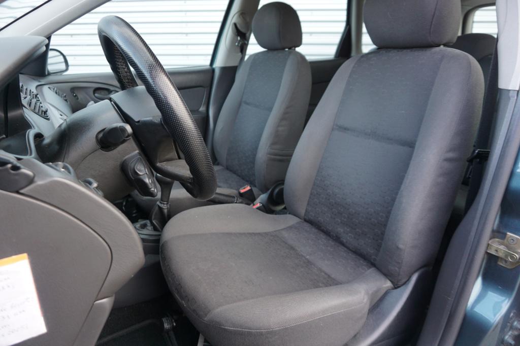 Ford Focus wagon 1.6-16v cool edition airco / elektr. ramen / trekhaak / lm