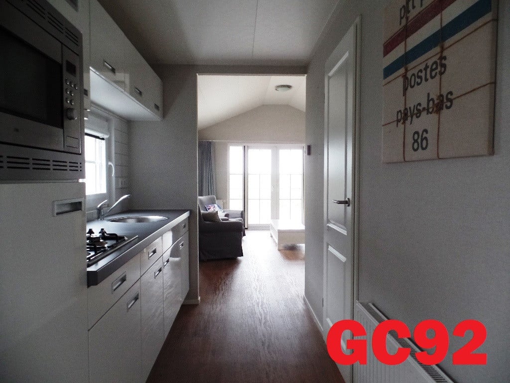 Div. chalets met dubbel glas en centrale verwarming te koop