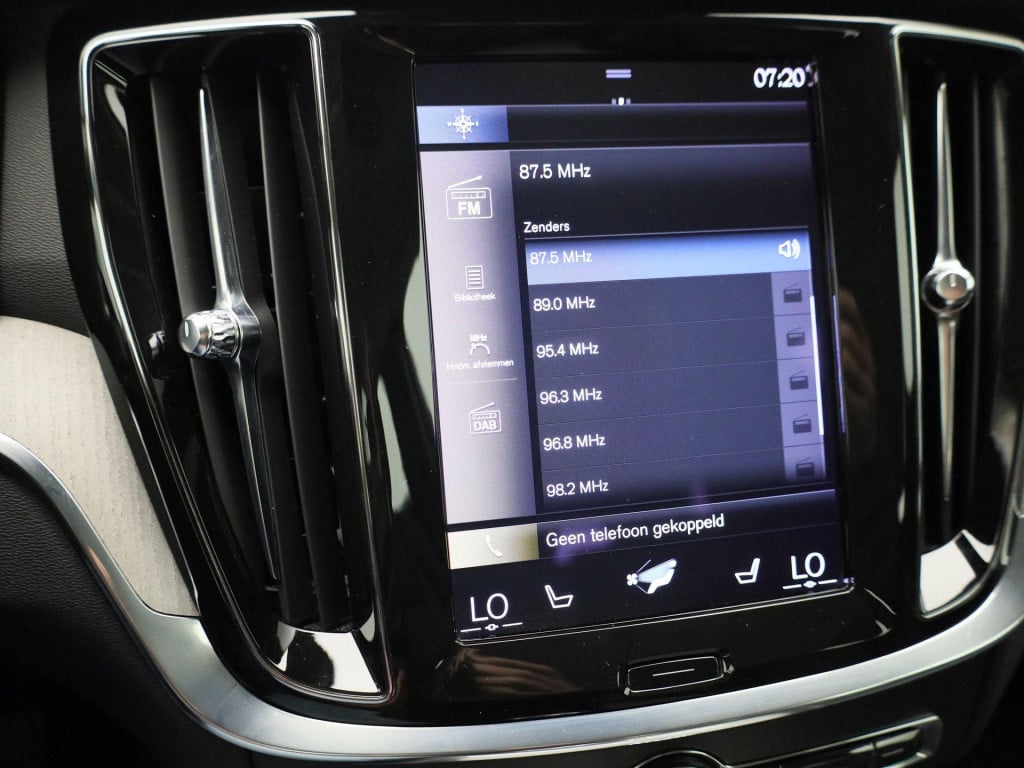 Volvo V60 2.0 b4 inscription | automaat | lmv | virtual cockpit | parkeer s
