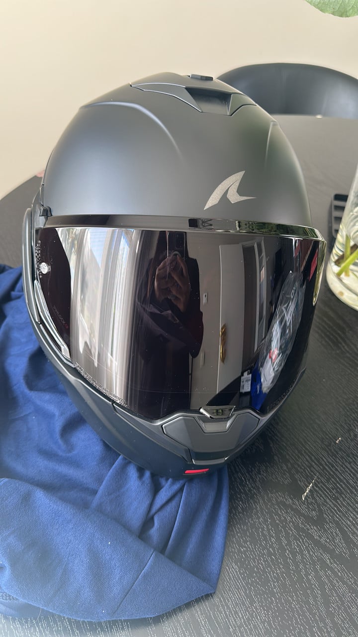 Shark motorhelm