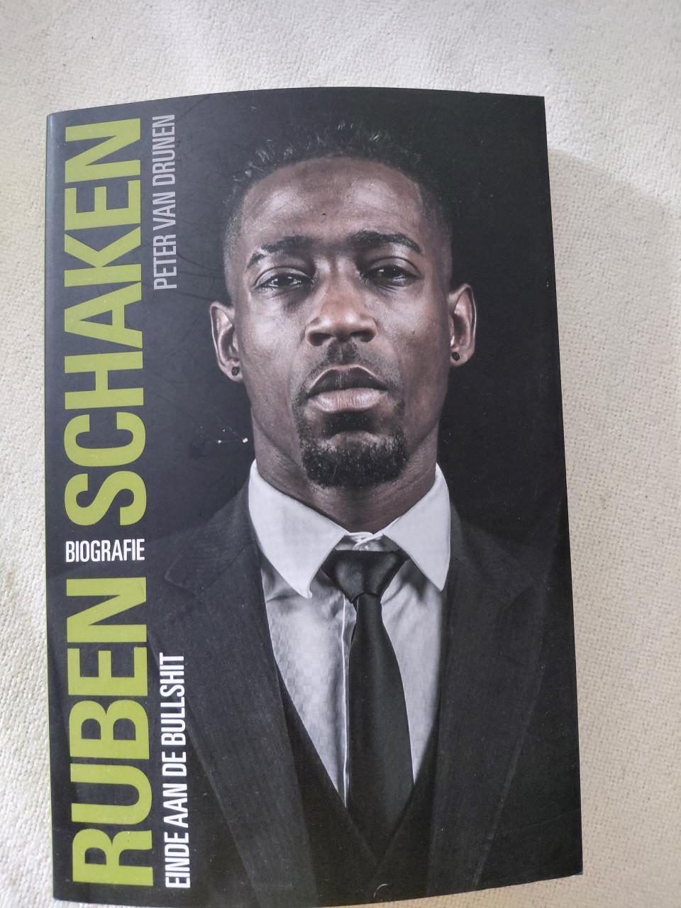 Sportboeken (62 stuks -hele partij 35 euro)