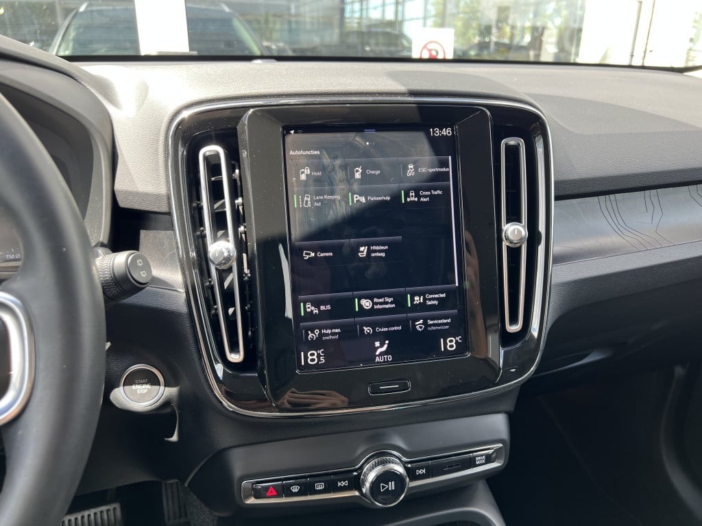 Volvo XC40 t4 211pk recharge plus bright| adap.cruise| leder| trekhaak| cam