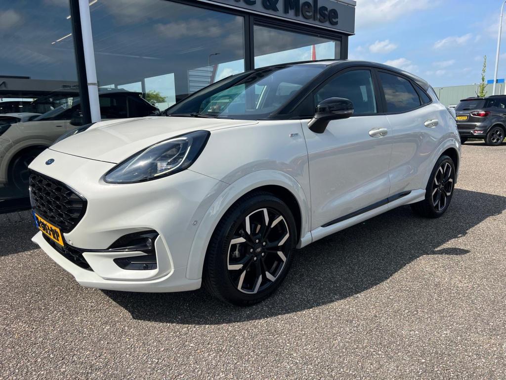 Ford Puma 1.0i ecoboost hybrid 125pk st-line x , voorruitverwarming , stuur