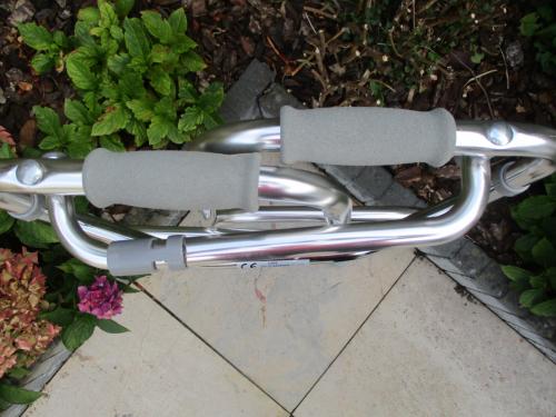 Nieuw opvouwbaar looprek van Medipoint in hoogte instelbaar