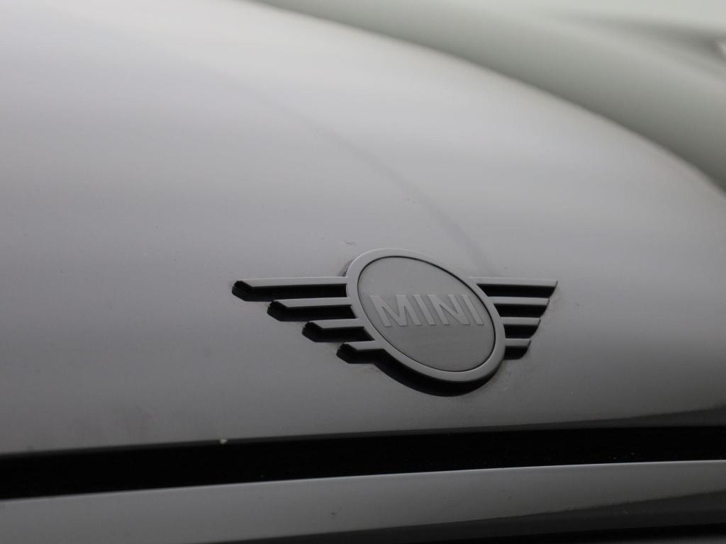 Mini 3-deurs 1.5 cooper essential | navigatie | black pakket | parkeer sens