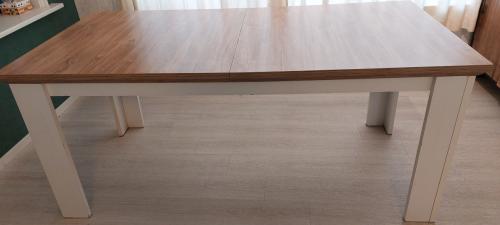 Verstelbare eettafel