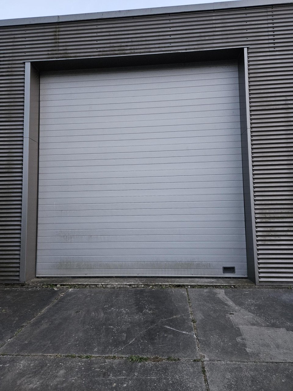 Overheaddeur / garagedeur elektrisch bediend