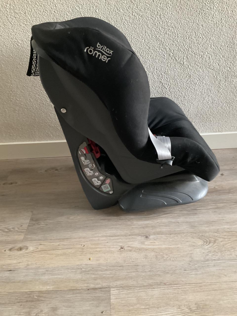 Autostoeltje 9-18 kg.