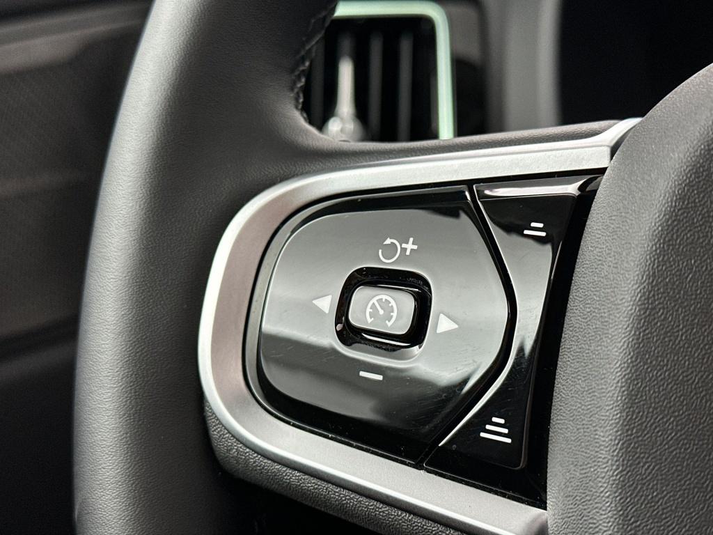 Volvo XC60 t6 398pk recharge ultra dark| pano| hud| 360camera|