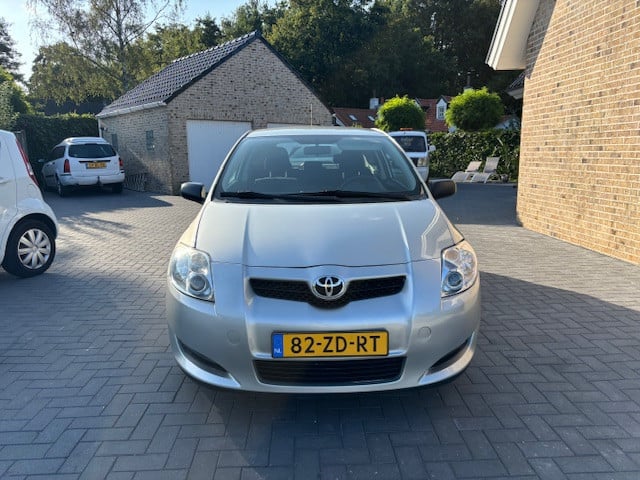 Toyota Auris 1.6-16v Terra