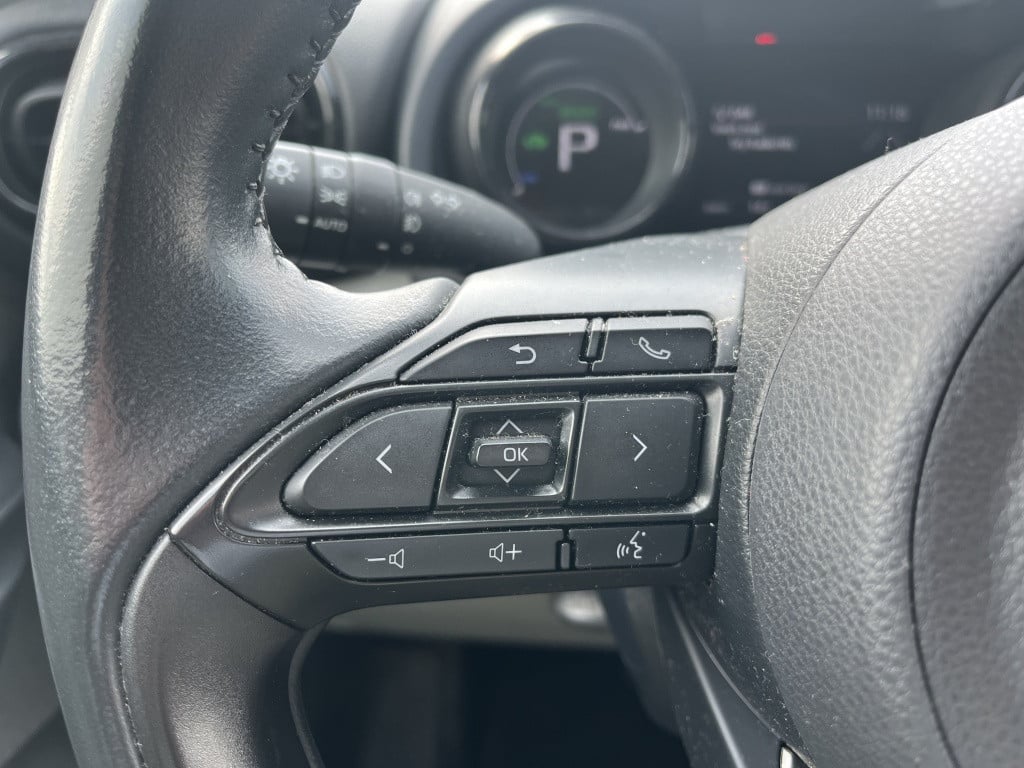 Toyota Yaris | net binnen | 1.5 hybrid executive | leer | head-up display |