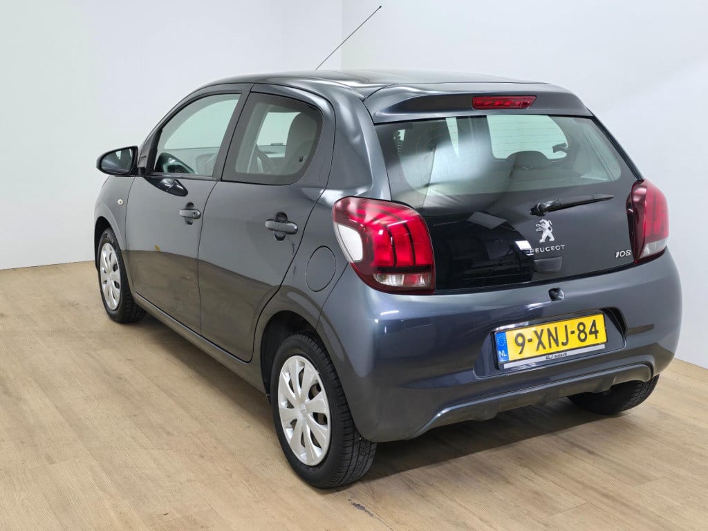 Peugeot 108 occasion 1.0 e-vti active met airco en antracietgrijs qua kleur