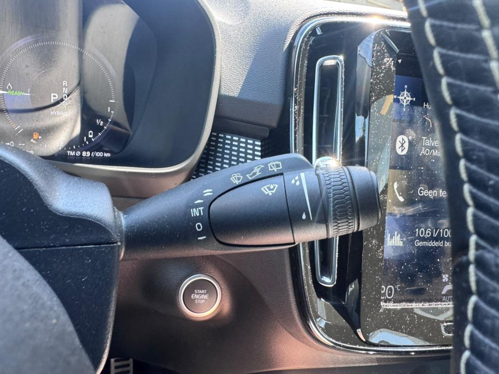 Volvo XC40 1.5 t5 recharge r-design