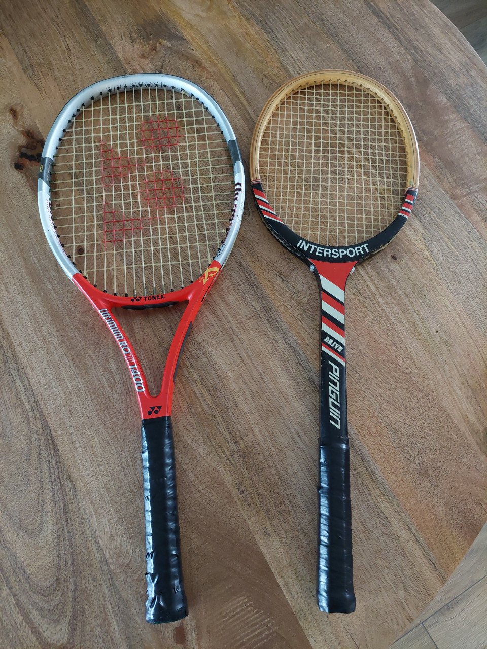 Te koop 2 tennisrackets en 1 squashracket