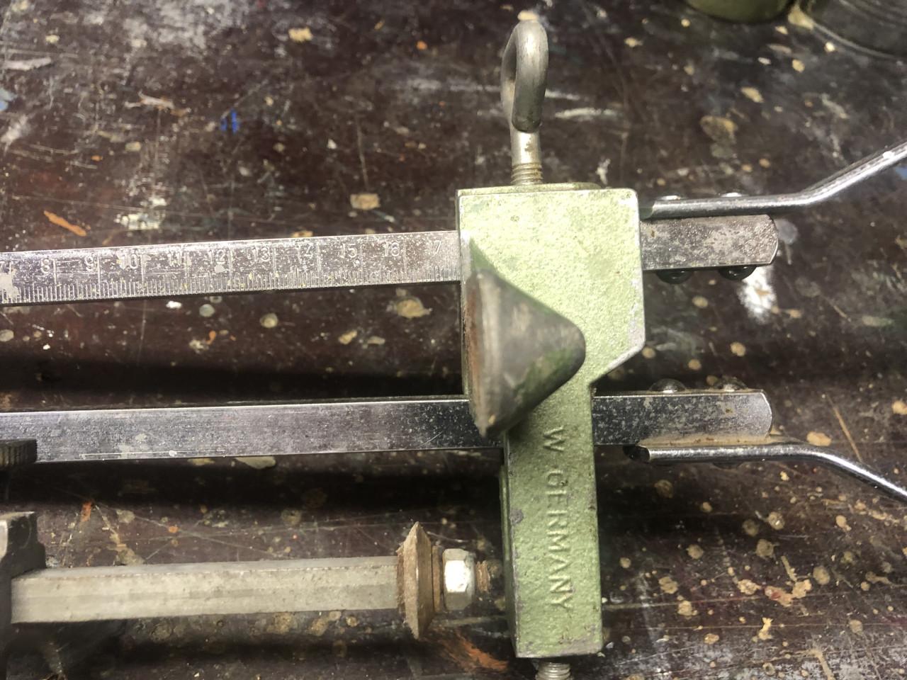 2 tegelsnijders  groot en klein