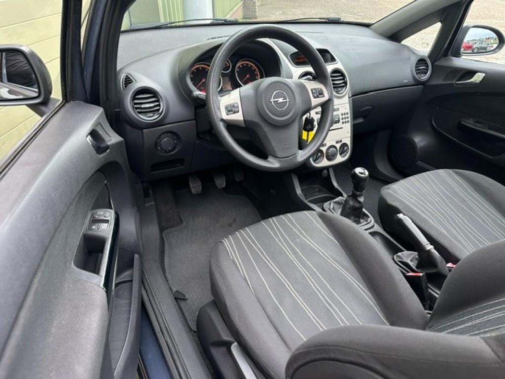Opel Corsa 1.2-16v enjoy trekhaak schuifdak apk 06-2027