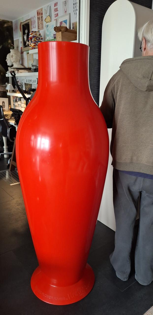 Vaas Philippe Starck (Kartell) Misses Flower Power, rood, 164 cm hoog
